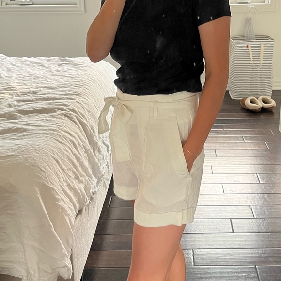 White trouser shorts - Picture 5 of 7